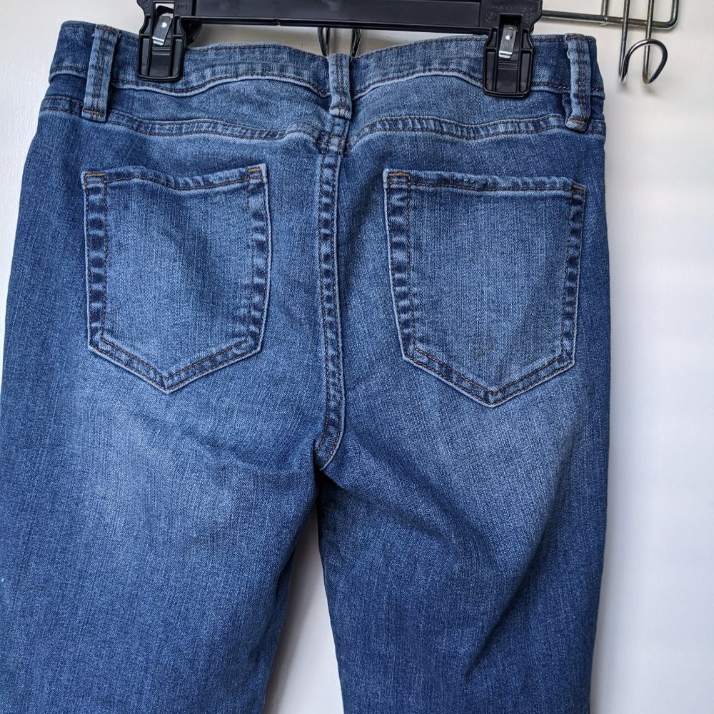 a.n.a Skinny Jeans Crop Fringe Distressed Feather Embroidered Size 2 - Picture 8 of 13